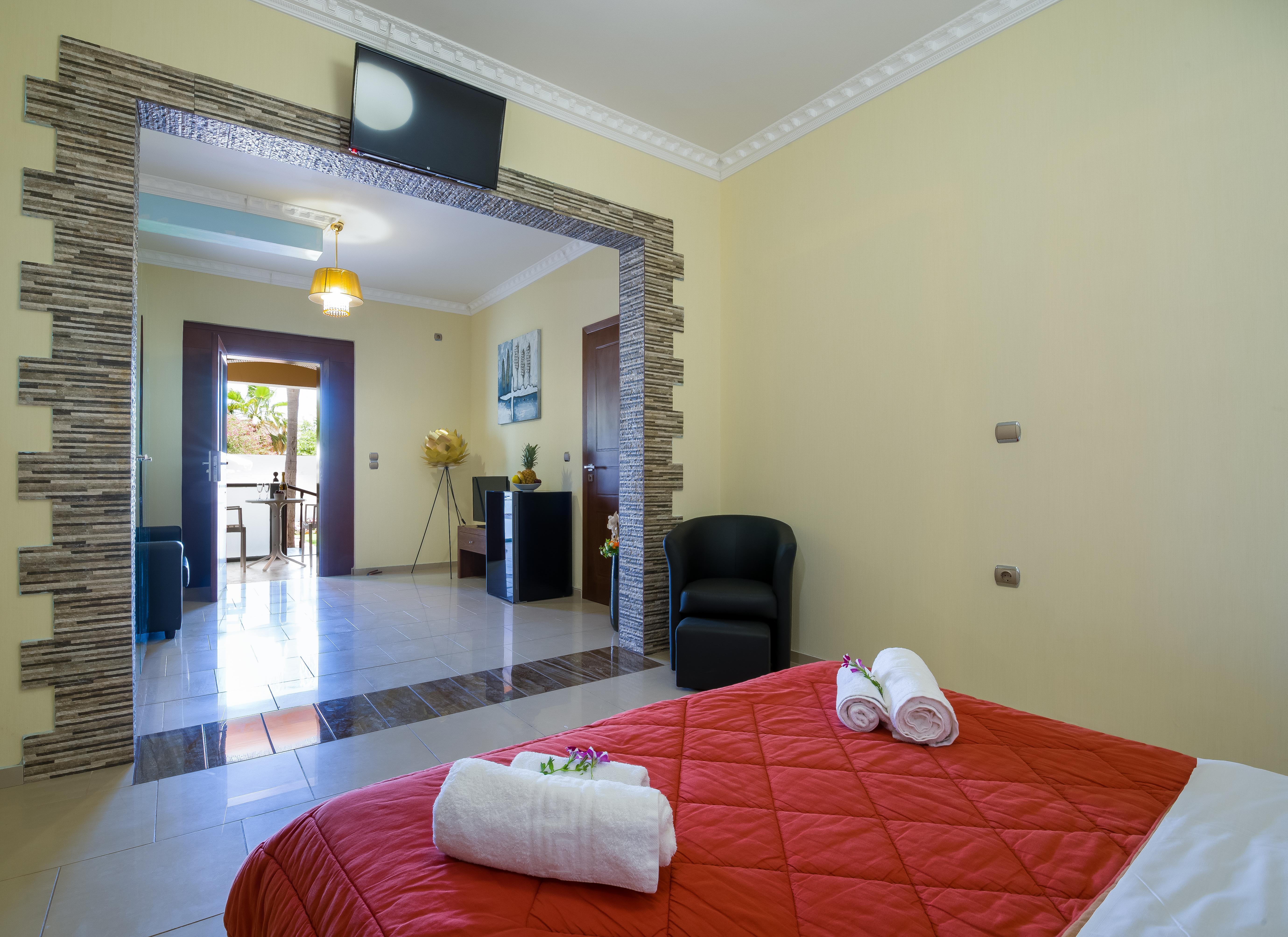Paradice Luxury Suites-near Zorbas Beach-free Breakfast Ставрос