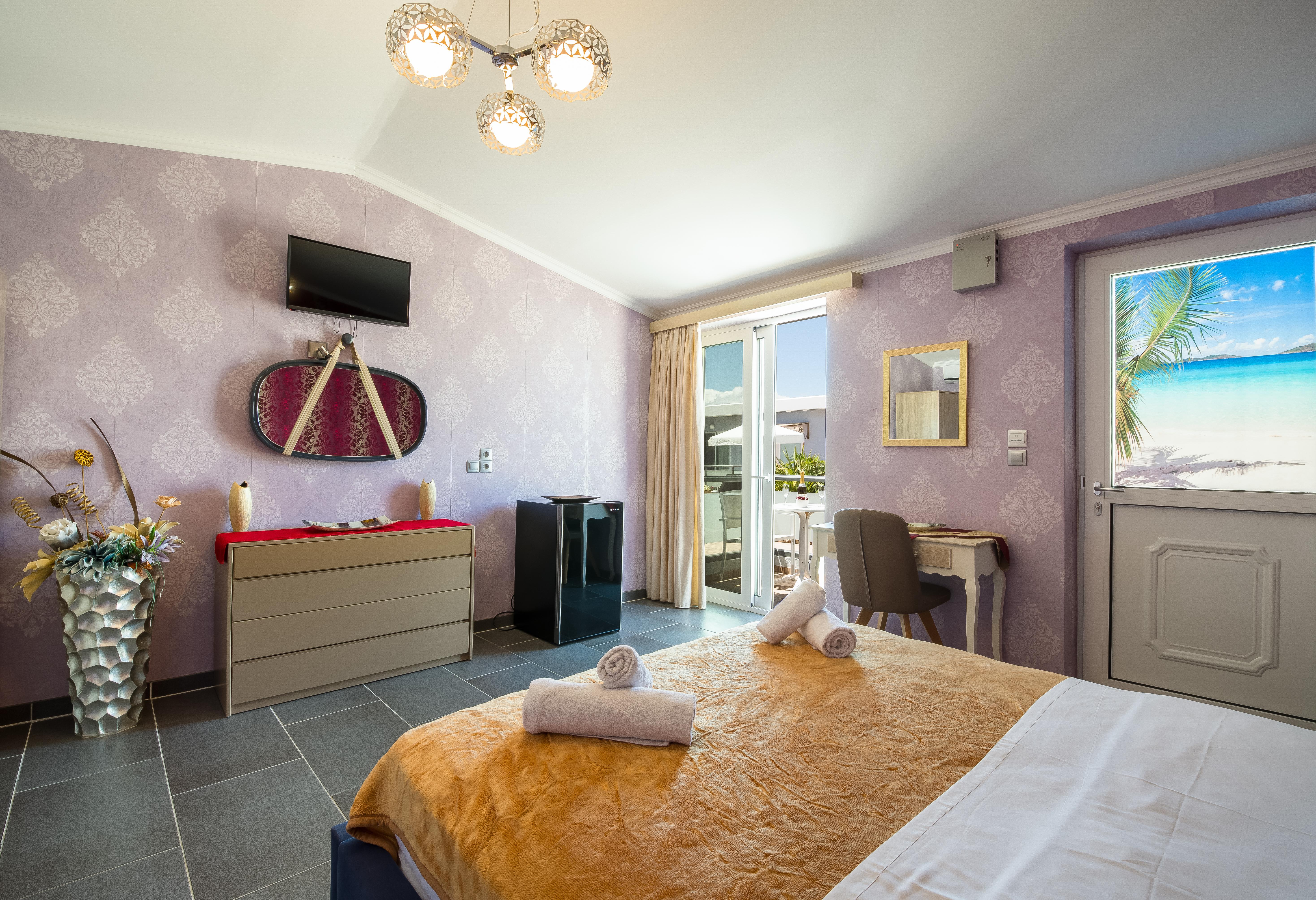 Paradice Luxury Suites-near Zorbas Beach-free Breakfast 4* Ставрос