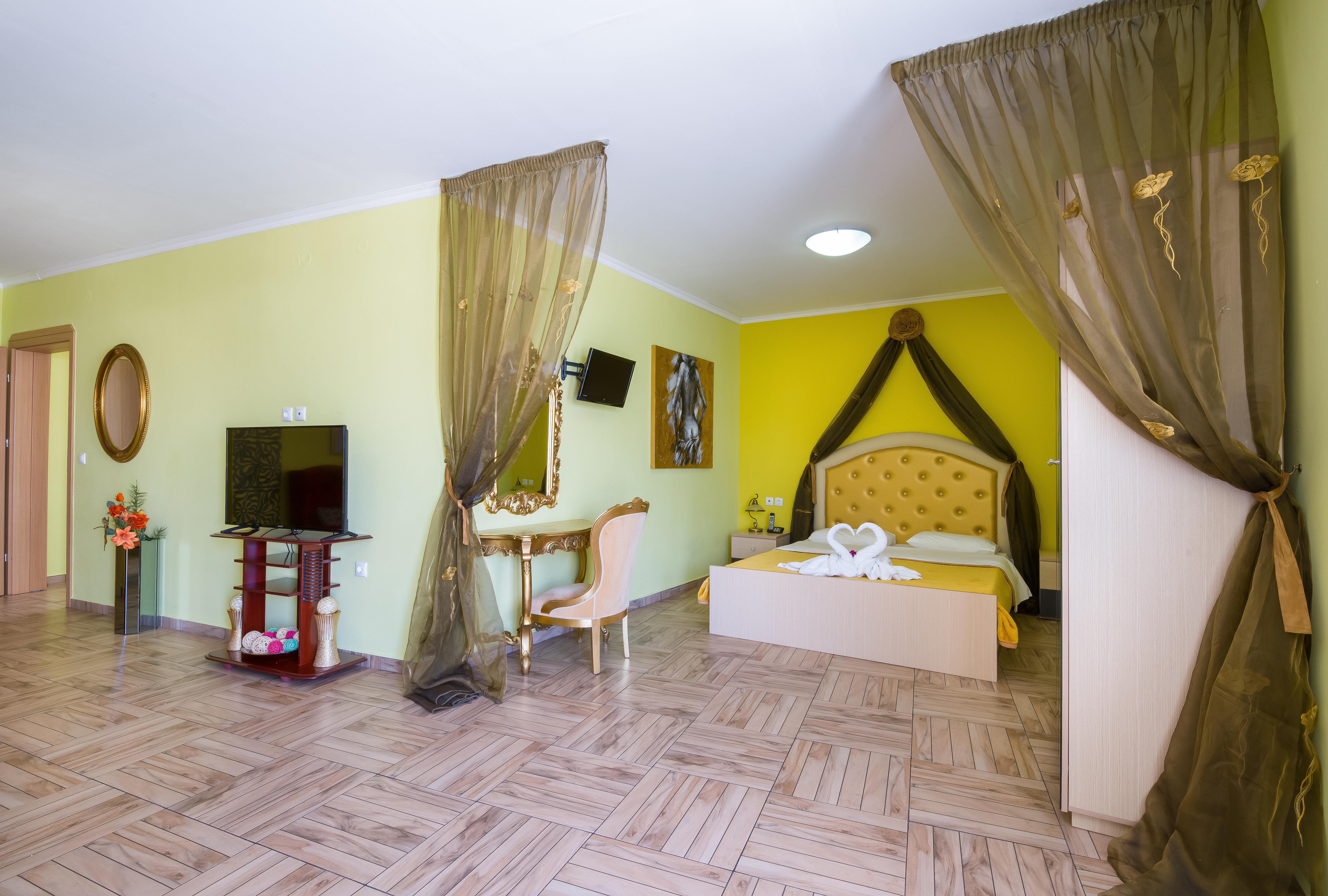 Paradice Luxury Suites-near Zorbas Beach-free Breakfast 4* Ставрос