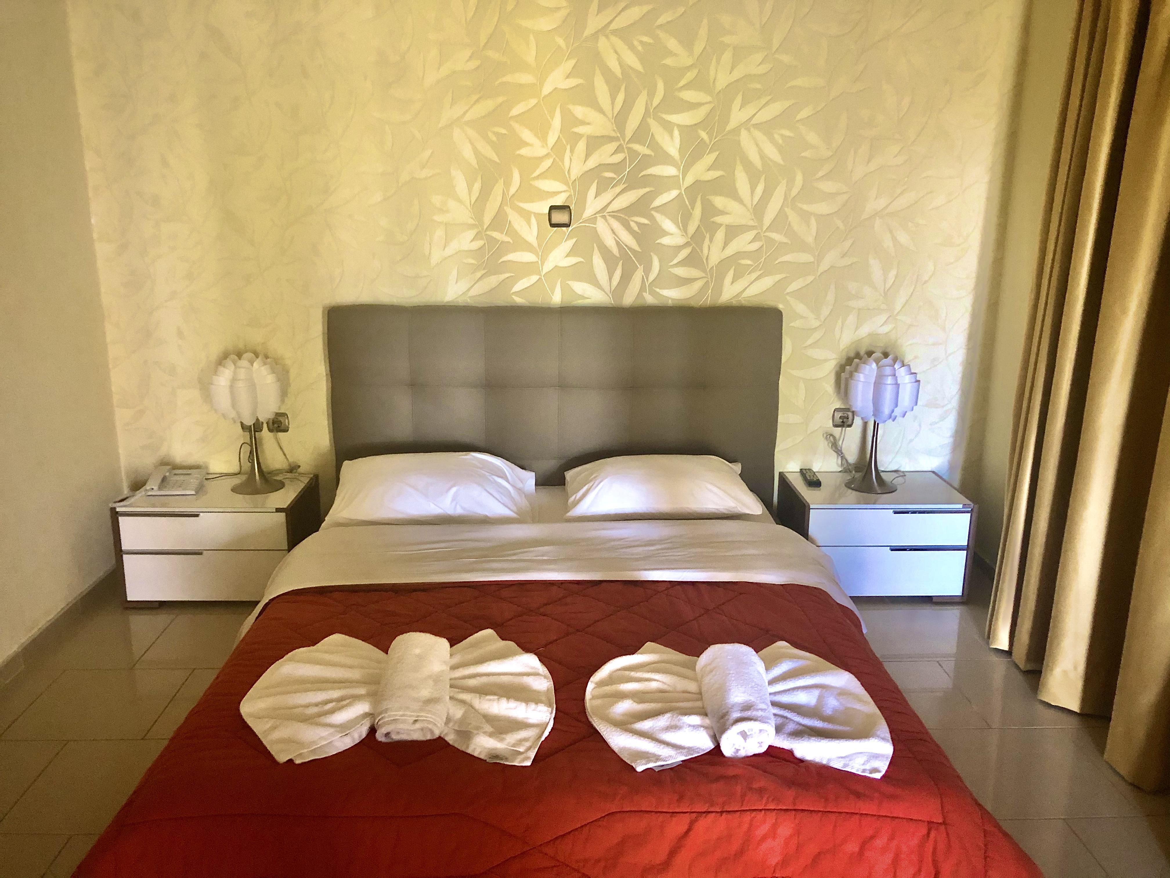 Paradice Luxury Suites-near Zorbas Beach-free Breakfast