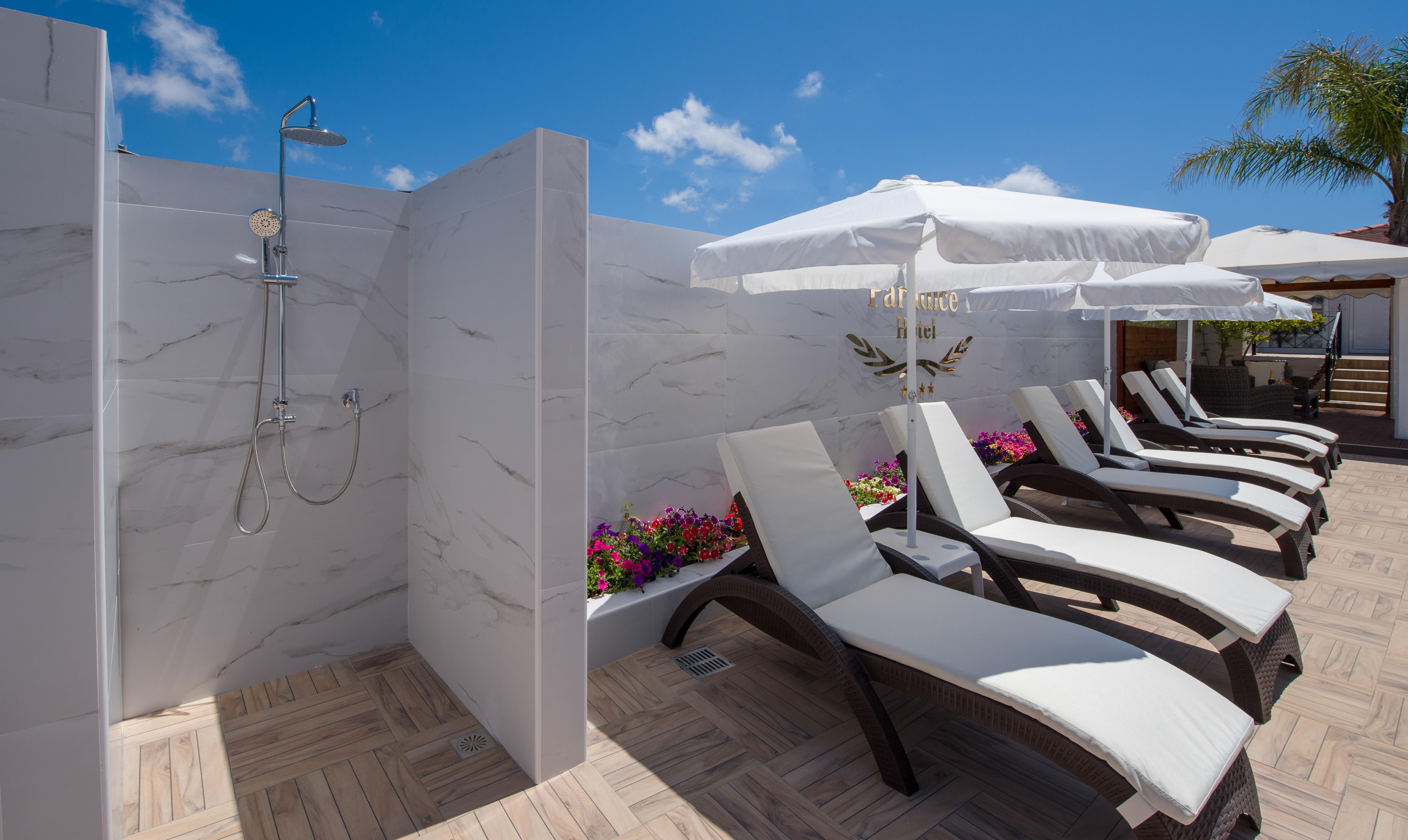 Отель Paradice Luxury Suites-near Zorbas Beach-free Breakfast 4*