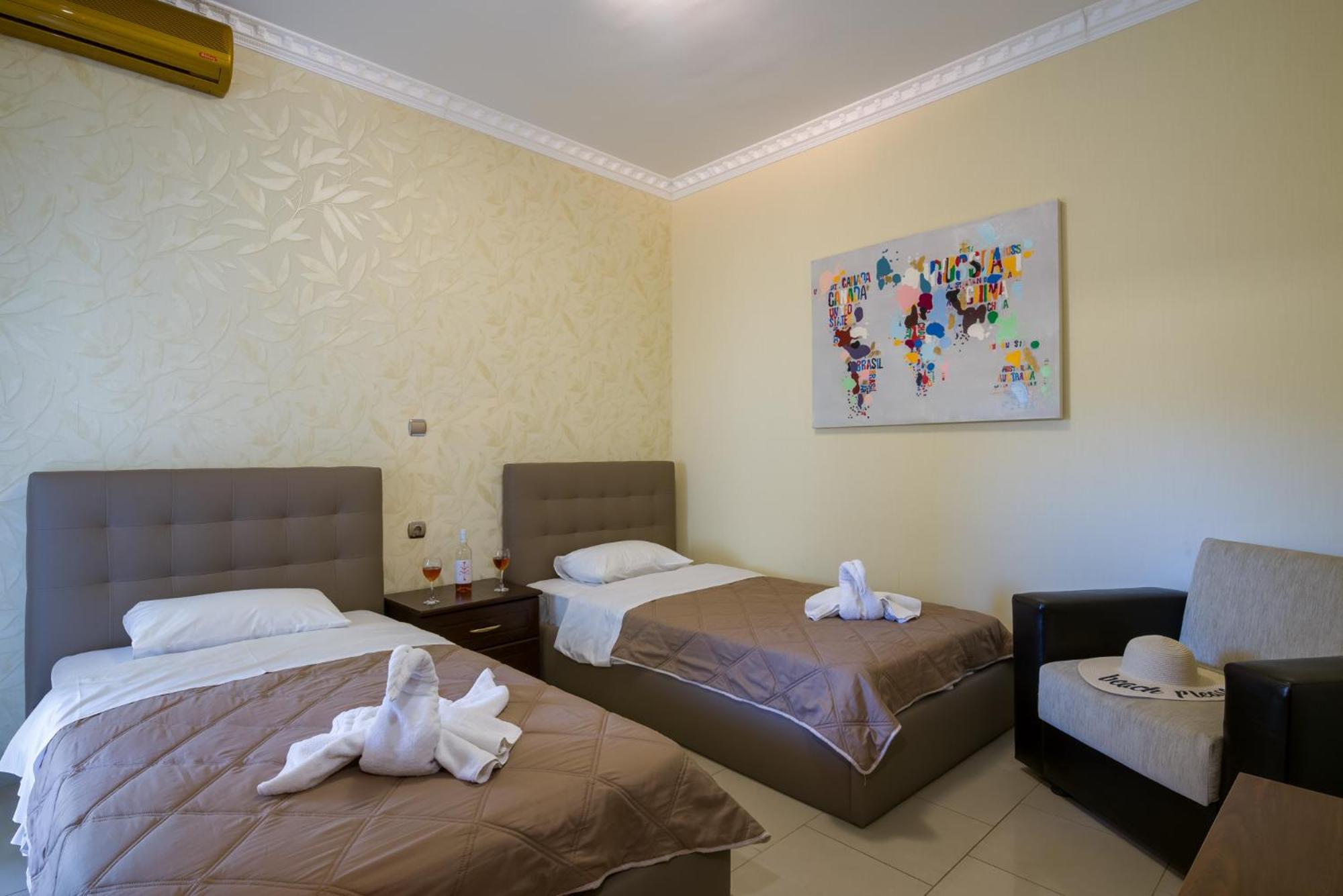 Paradice Luxury Suites-near Zorbas Beach-free Breakfast Отель Ставрос