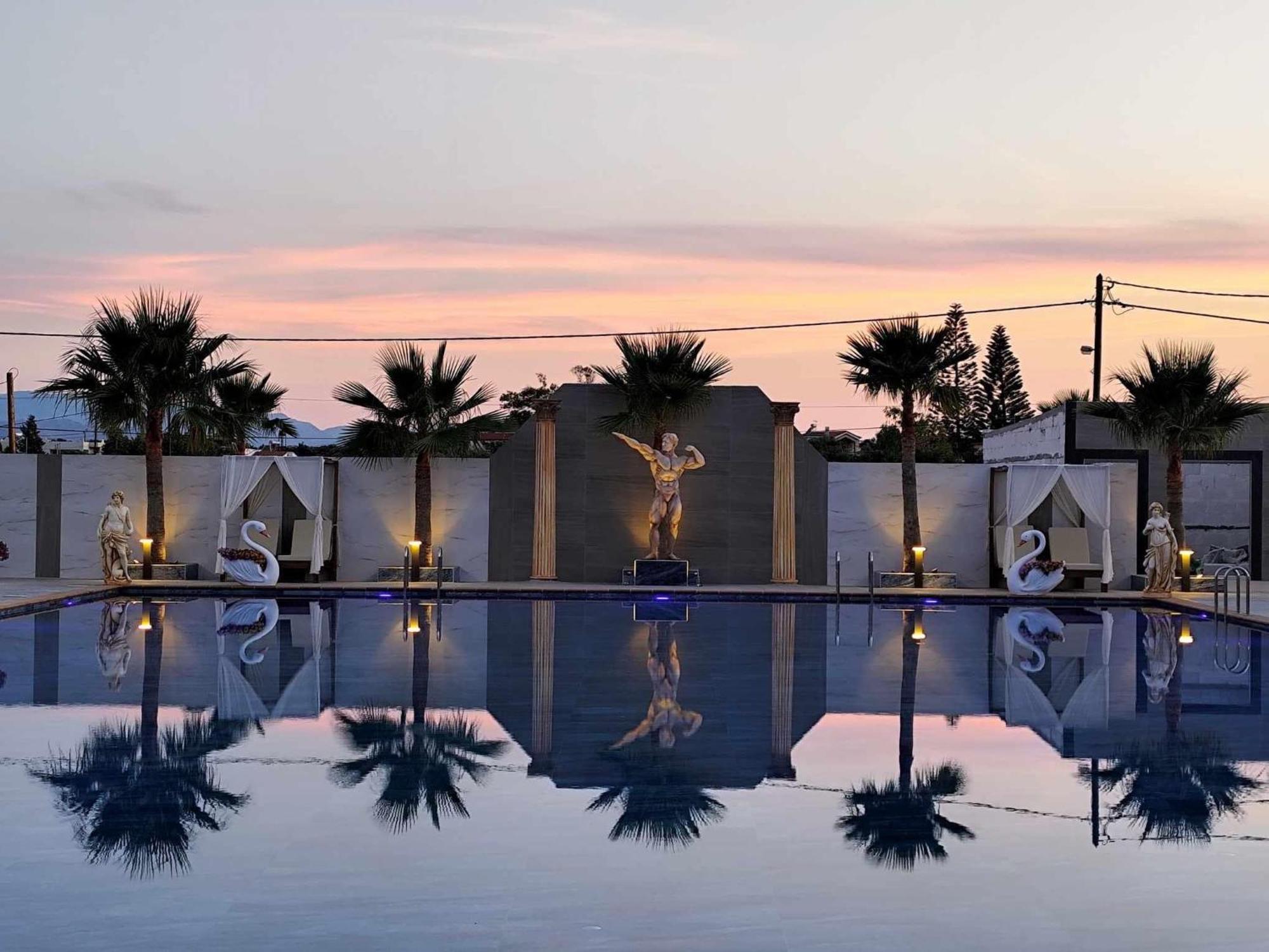 Отель Paradice Luxury Suites-near Zorbas Beach-free Breakfast Ставрос